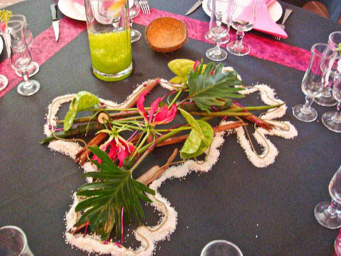 MB413 008 Centre de table rose et vert - Murielle Bailet Fleuriste