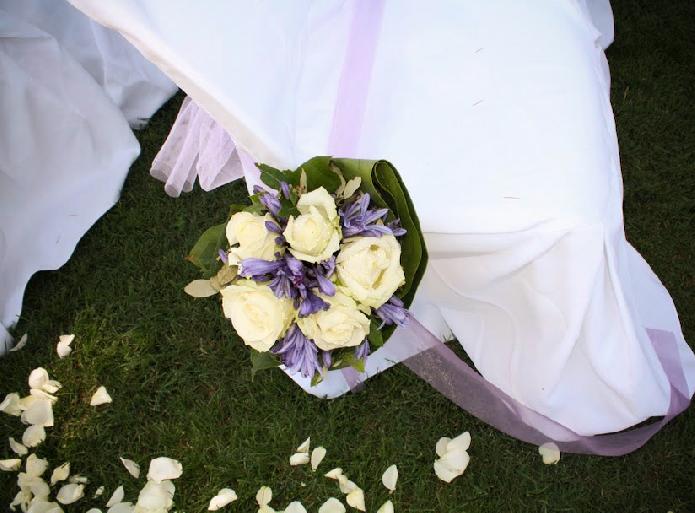 MB411 014 Petit bouquet de la chaise de cérémonie - Murielle Bailet Fleuriste
