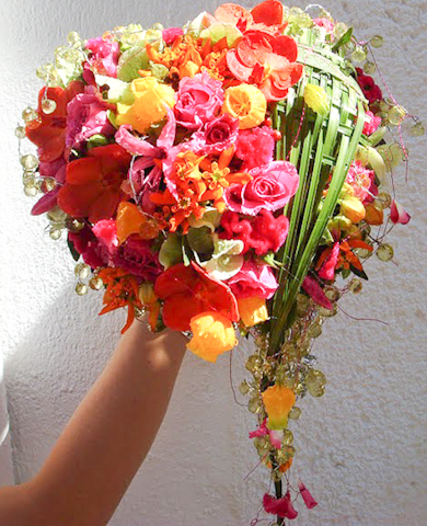 MB431 0011 Bouquet de mariée en cœur coloré - Murielle Bailet Fleuriste