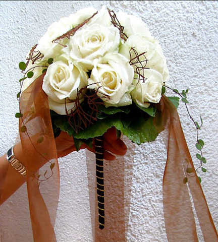 MB431 0047 Bouquet de mariée rond blanc et chocolat - Murielle Bailet Fleuriste