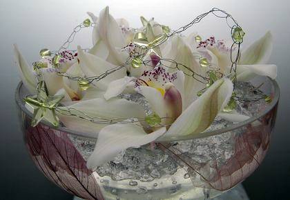 Réf. OR005 - Coupe en verre de fleurons de Cymbidium - Murielle Bailet Fleuriste